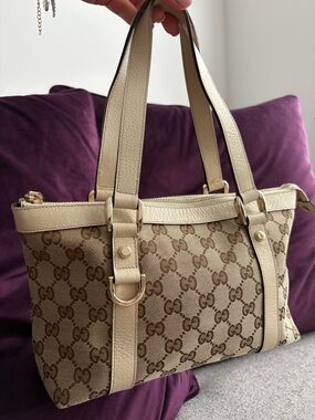 **AUTHENTIC** Gucci Abbey GG Canvas Bag
